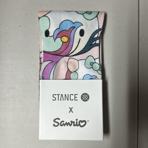STANCE x Sanrio “Hello Kitty” Socks Sz. Small (5 - 7.5) NWT - Picture 3 of 5
